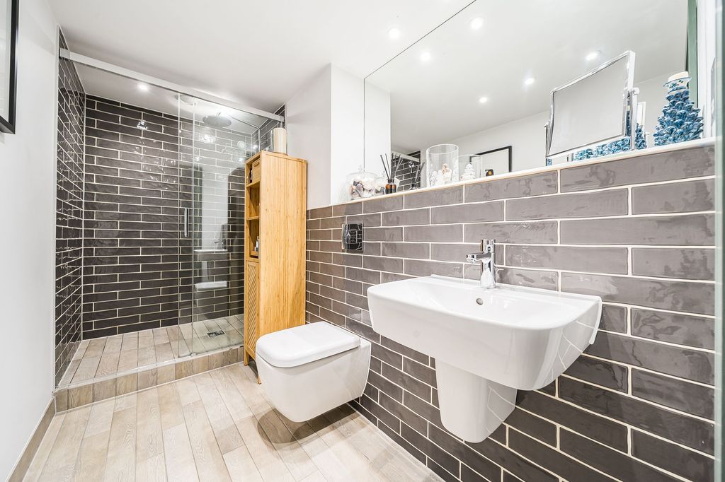 Additional image 16 of 3 bed flat for saleAdams Walk, Midhurst GU29