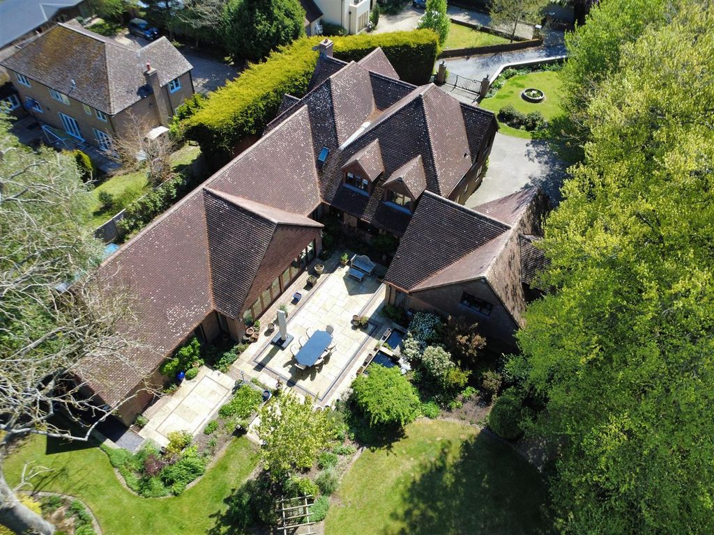 Additional image 2 of 6 bed detached house for saleBickleigh Ridge, Yew Gate, Newbury RG14