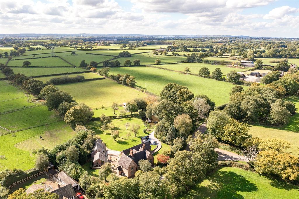 5 bed equestrian for saleAston By Budworth, Cheshire CW9