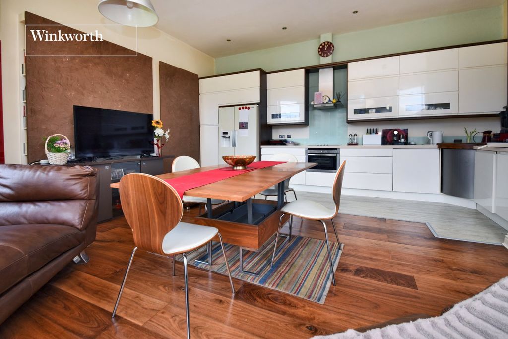 Additional image 5 of 2 bed flat for salePoulter Park, Bishopsford Road, Morden SM4