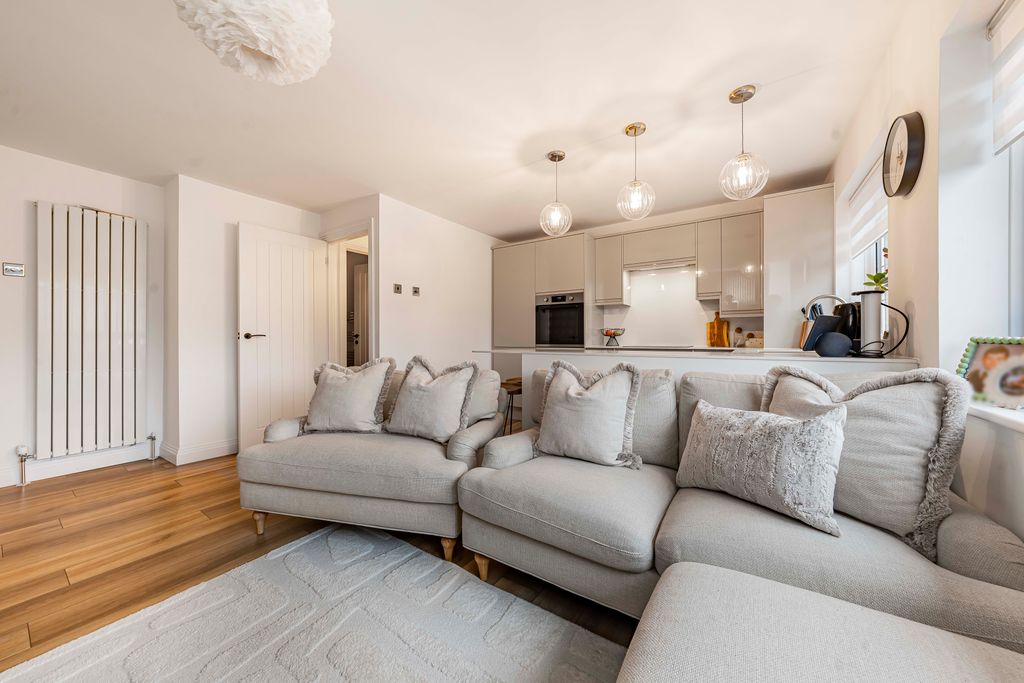 Additional image 10 of 3 bed maisonette for saleCharlotte Way, Marlow SL7