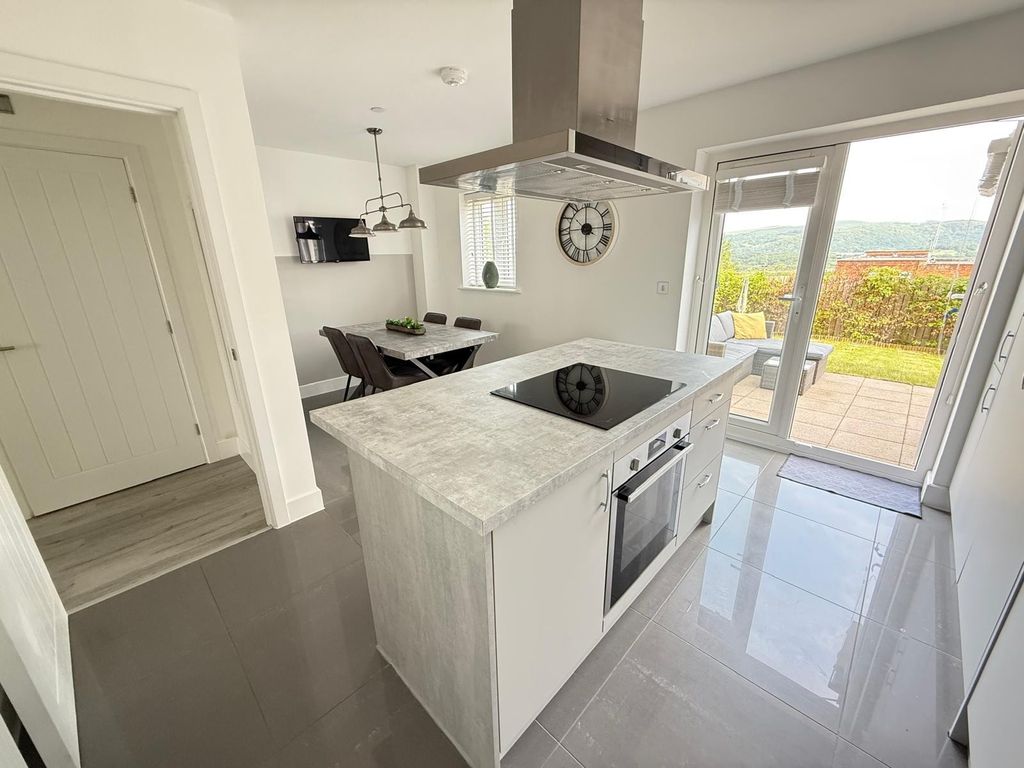 Additional image 5 of 4 bed detached house for saleGlamorgan Green, Llandarcy, Neath, Neath Port Talbot. SA10
