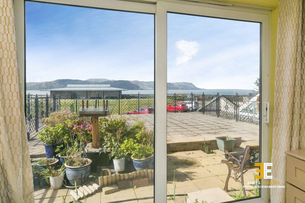1 bed flat for saleGogarth Morfa, Abbey Road, Llandudno LL30