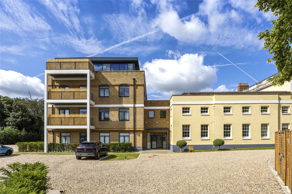 Additional image 15 of 2 bed flat for saleWesthorpe House, Marlow, Buckinghamshire SL7