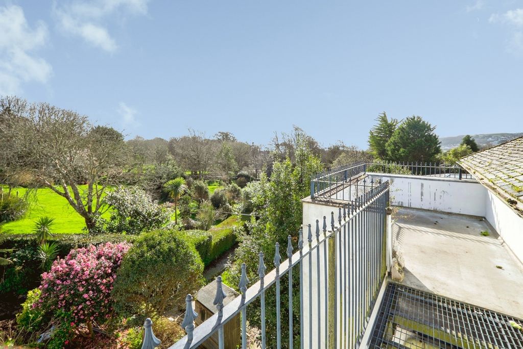3 bed flat for saleAlverton Road, Penzance, Cornwall TR18