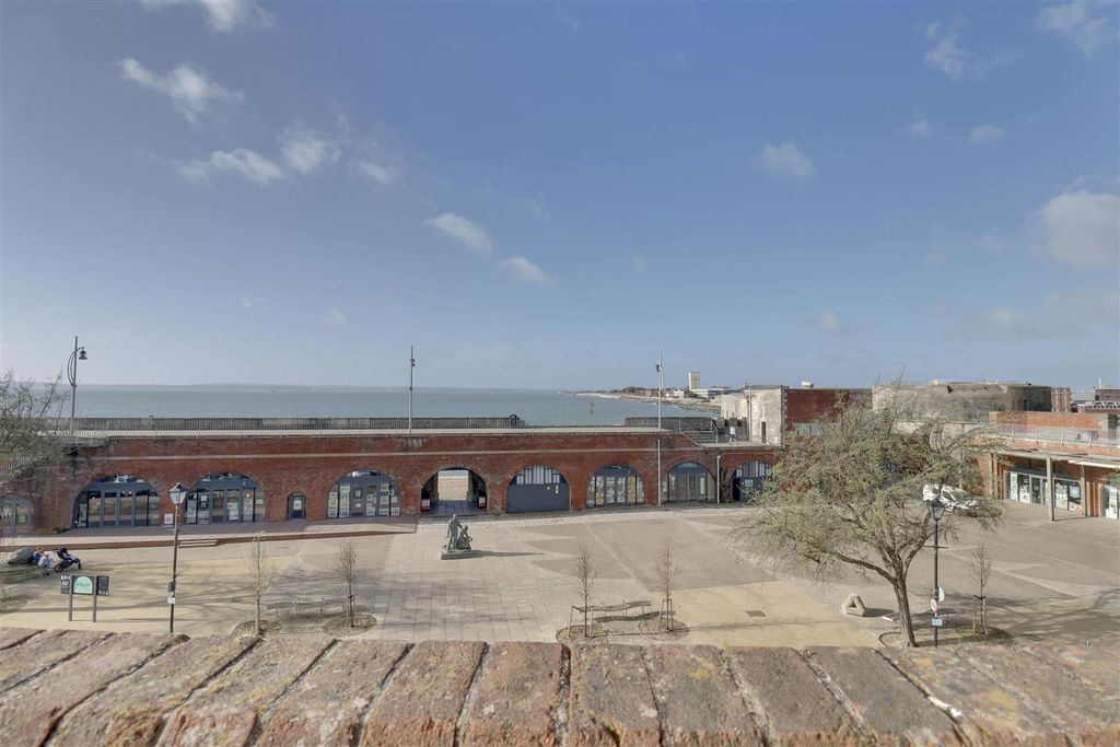 Additional image 33 of 4 bed town house for saleBroad Street, Old Portsmouth, Hampshire PO1