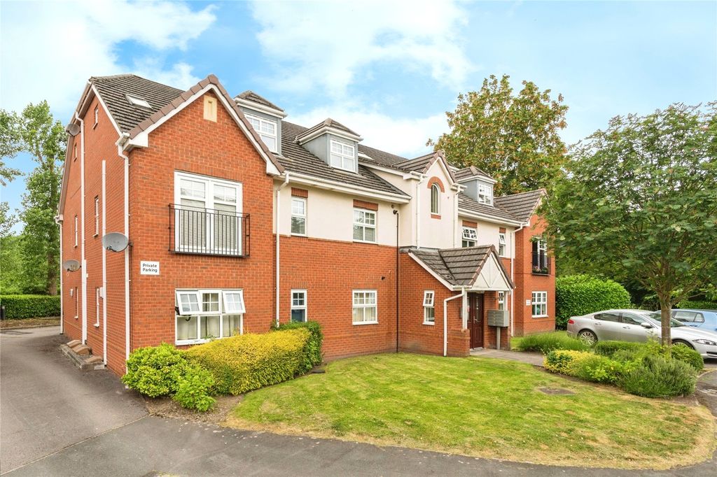 2 bed flat for saleCrossland Mews, Lymm, Cheshire WA13