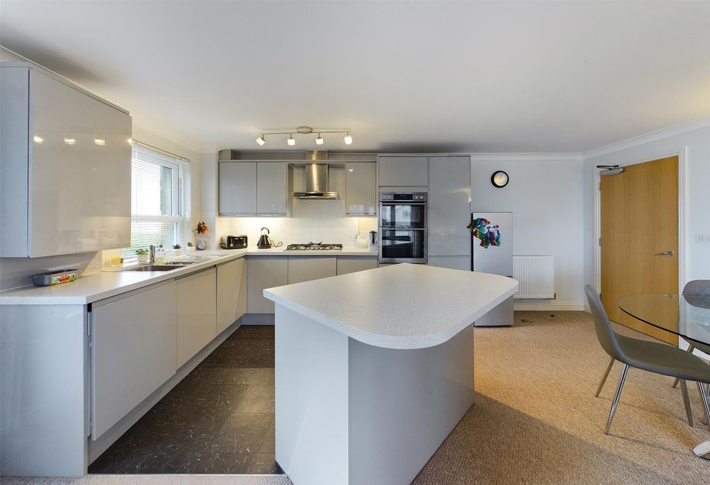 Additional image 8 of 3 bed flat for salePentire Avenue, Pentire, Newquay TR7