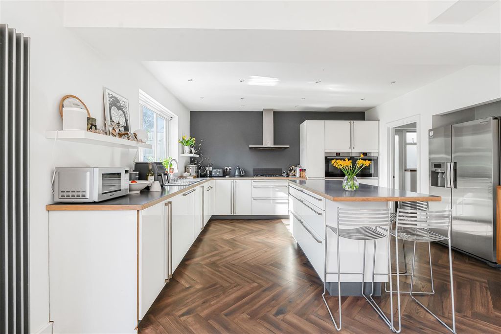 Additional image 10 of 5 bed semi-detached house for saleBeechcroft Avenue, New Malden KT3