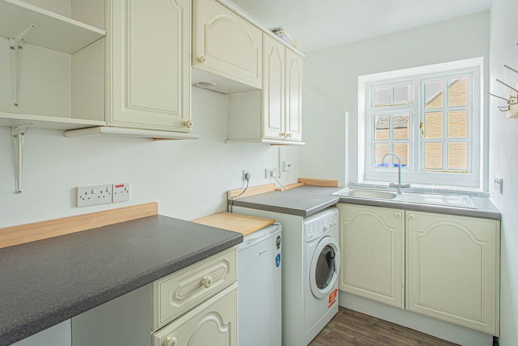 Additional image 11 of 2 bed flat for saleLondon Road, Tetbury GL8