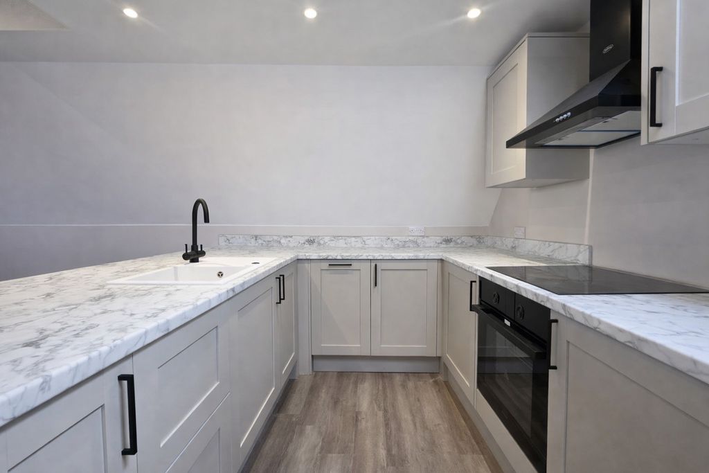 3 bed flat for saleKent Road, Orpington BR5