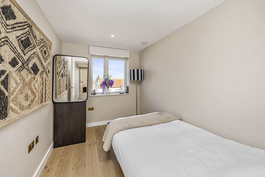 Additional image 14 of 3 bed town house for saleBrighton Road, Lancing BN15