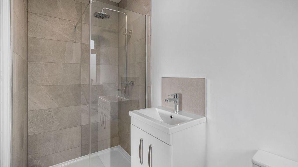 Additional image 21 of 5 bed detached house for saleLutterworth Road, Nuneaton CV11