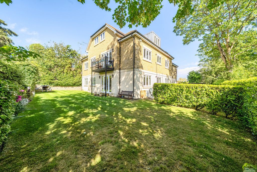 3 bed flat for saleMurray Road, Northwood HA6