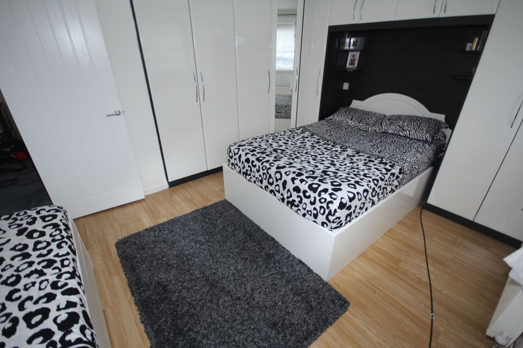 Additional image 5 of 2 bed flat for saleAcademy Gardens, Northolt UB5