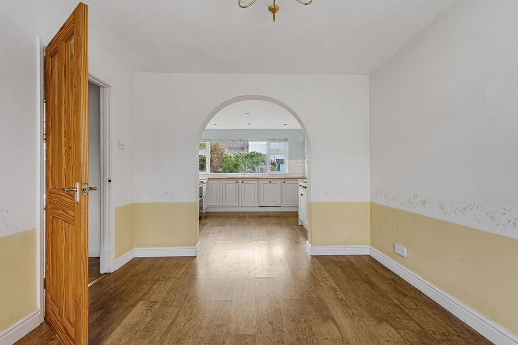 Additional image 6 of 3 bed detached house for saleWest Way, Lechlade, Gloucestershire GL7