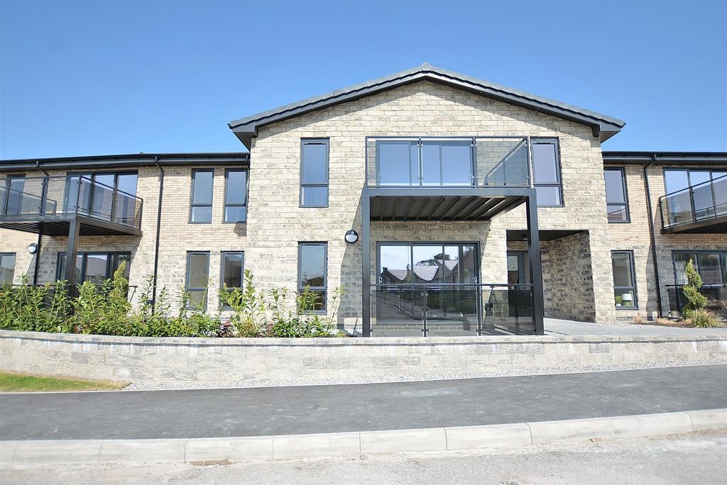 1 bed flat for saleSandringham Manor, Apartment 8, The Grange, Mansfield NG18
