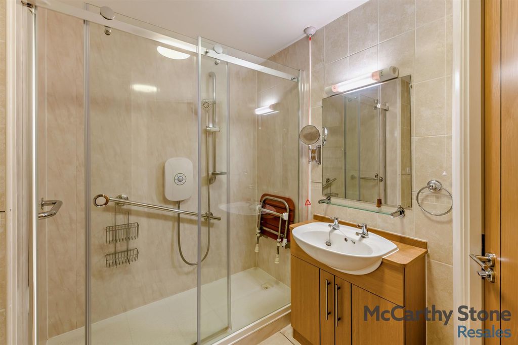 Additional image 7 of 2 bed flat for saleHollis Court, Castle Howard Road, Malton YO17