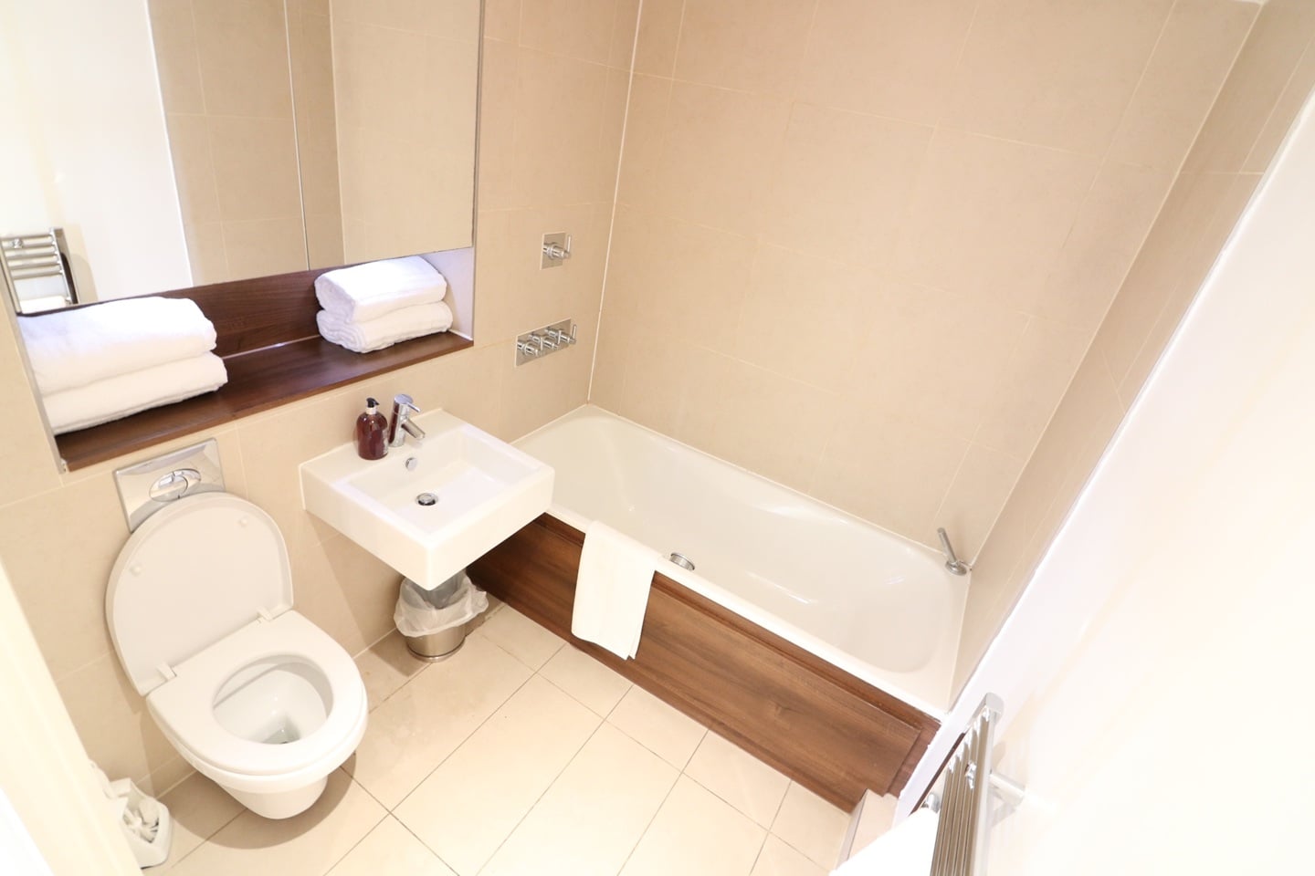 2 Bed Flat, Salamanca Place, SE1, N1 7GU photo 5