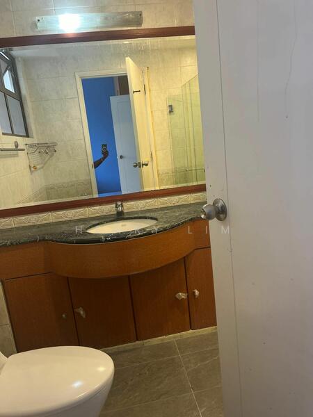 Chuan Close photo 4