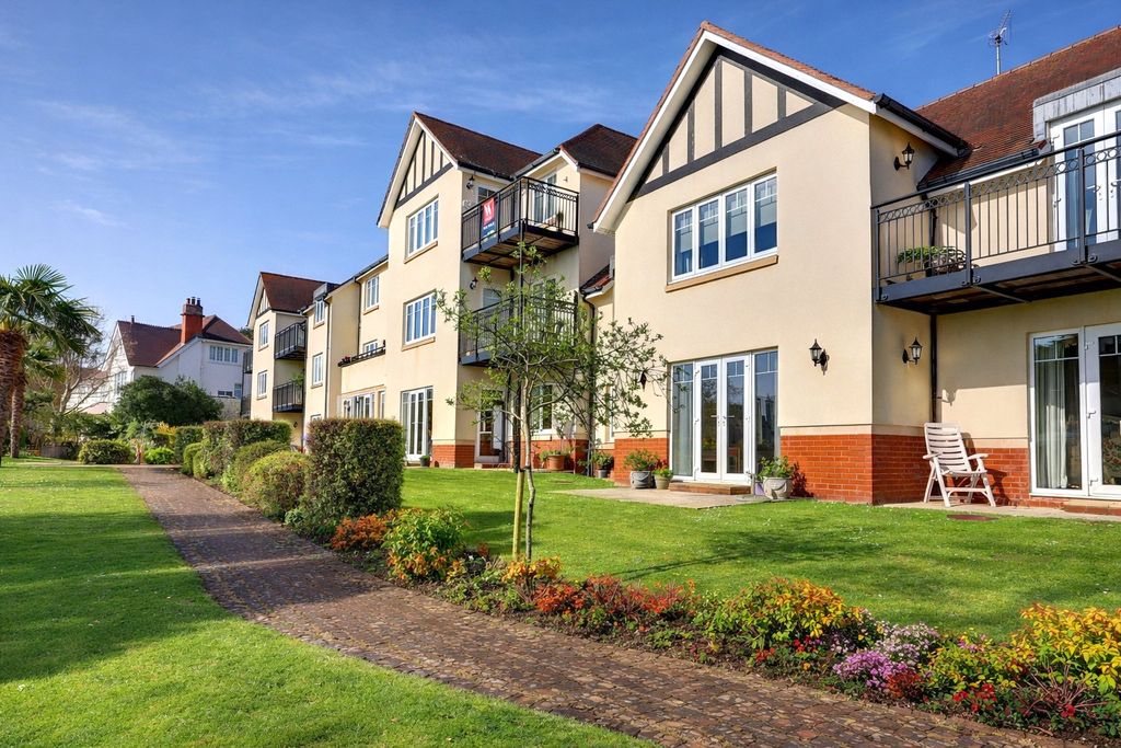 2 bed flat for saleNorthfield Road, Minehead TA24