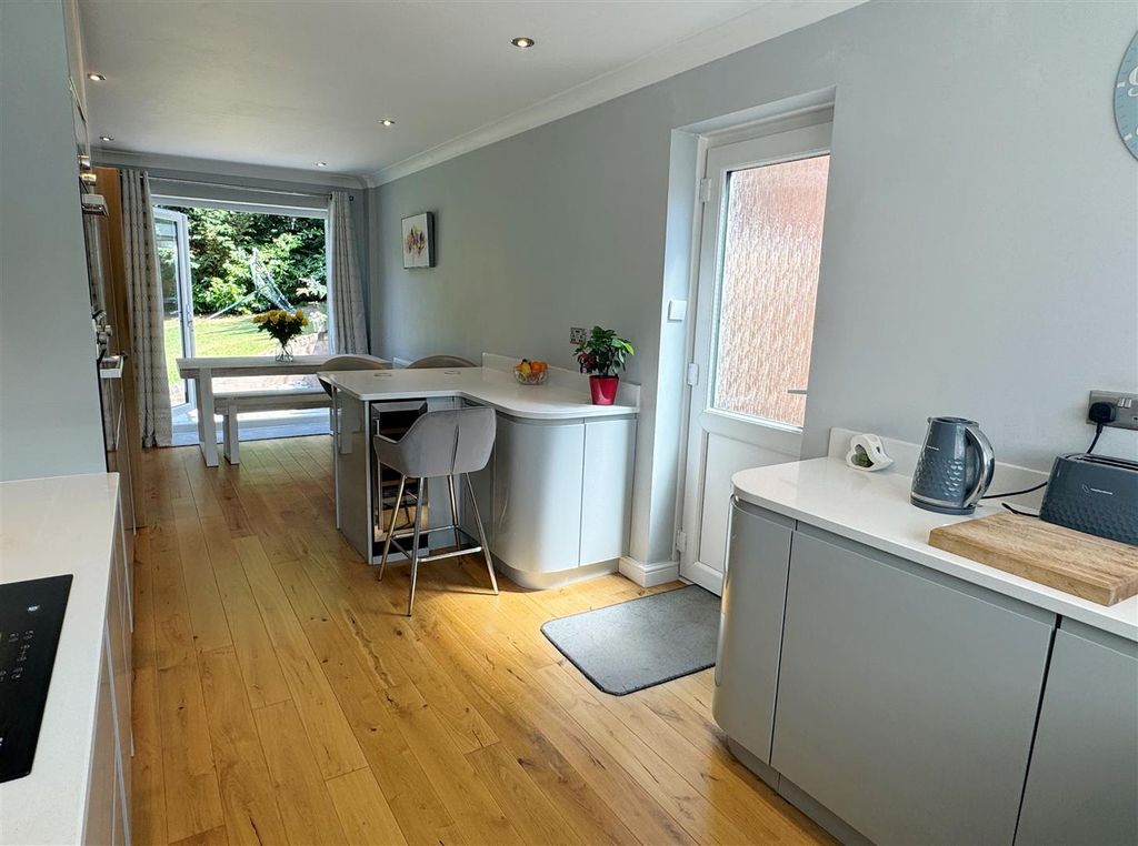 Additional image 5 of 4 bed detached house for saleBledlow Close, Newbury RG14