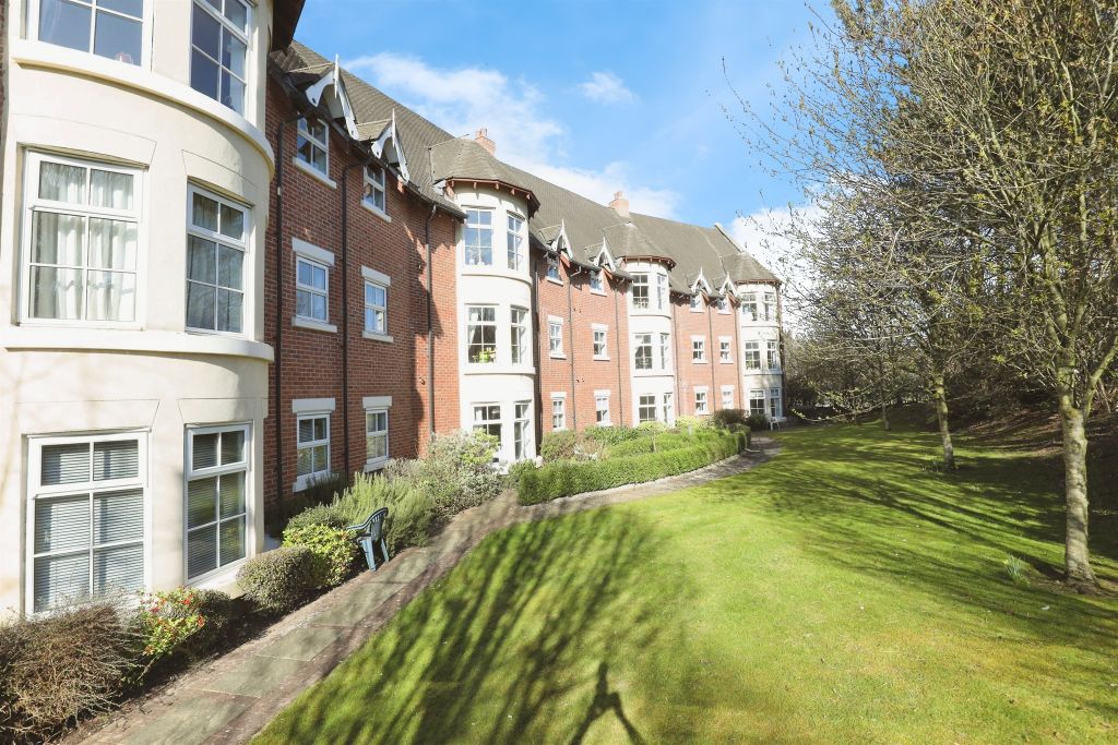 2 bed flat for saleBlakemere Drive, Northwich CW9