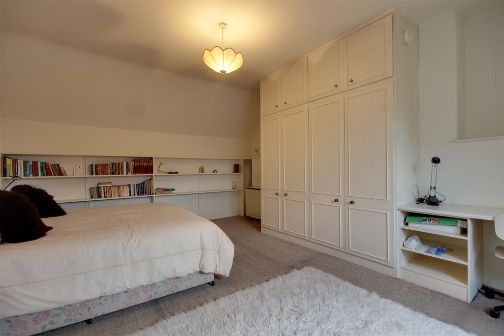 Additional image 15 of 5 bed semi-detached house for saleNunburnholme Avenue, North Ferriby HU14