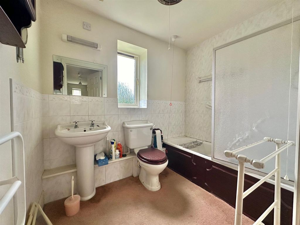 Additional image 17 of 2 bed flat for sale23 Richmond Village, Nantwich, Cheshire CW5