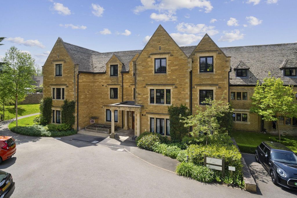 2 bed flat for saleEvesham Road, Stow On The Wold, Gloucestershire, United Kingdom GL54