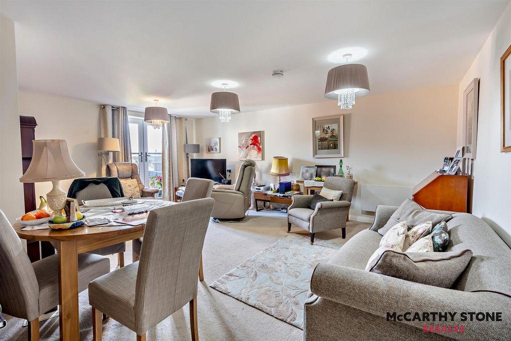 Additional image 2 of 2 bed flat for saleBurlington Gardens, Leyland PR25