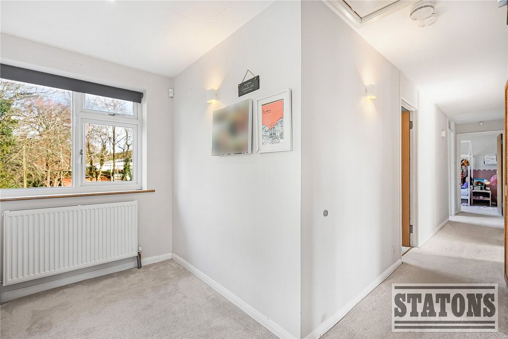 Additional image 14 of 5 bed detached house for saleThe Avenue, Potters Bar, Hertfordshire EN6