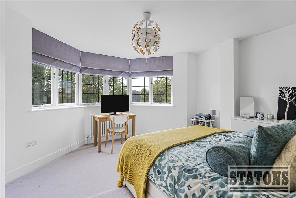 Additional image 16 of 4 bed detached house for saleThe Avenue, Potters Bar, Hertfordshire EN6