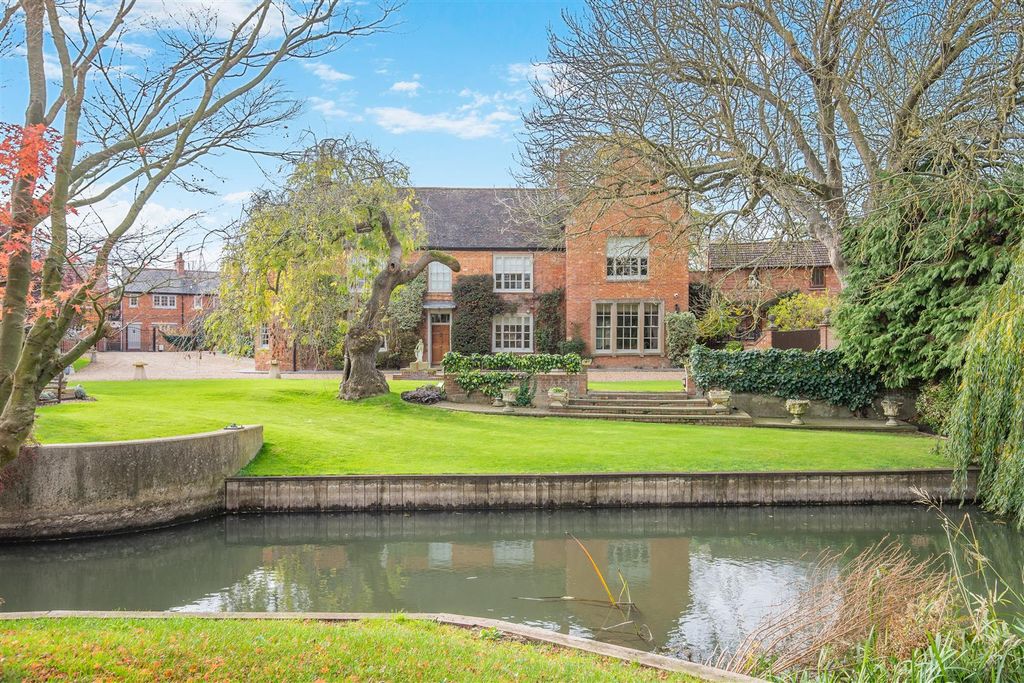 Additional image 32 of 6 bed detached house for saleMill Lane, Newport Pagnell MK16