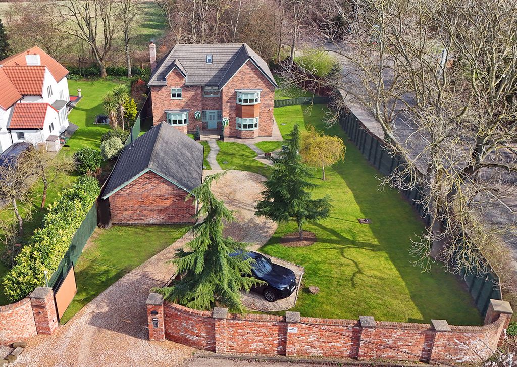 6 bed detached house for saleLadgate Lane, Middlesbrough, 7 TS5