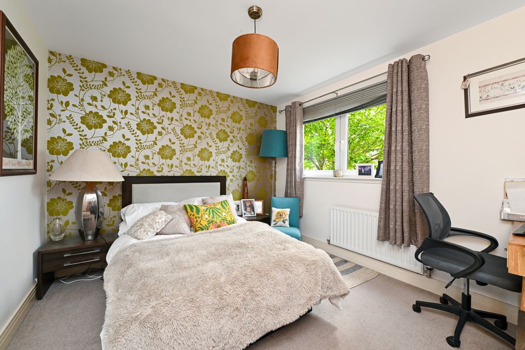 Additional image 16 of 4 bed town house for sale70 Burnbrae Road, Bonnyrigg EH19