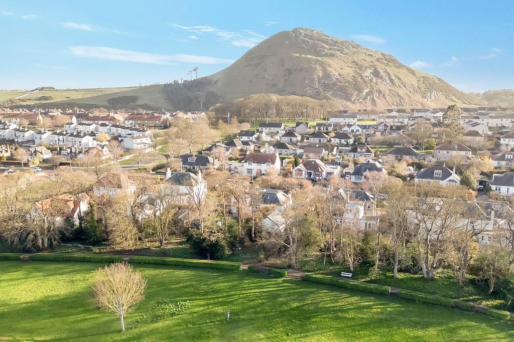 Additional image 26 of 5 bed town house for sale48 St. Baldreds Road, North Berwick EH39