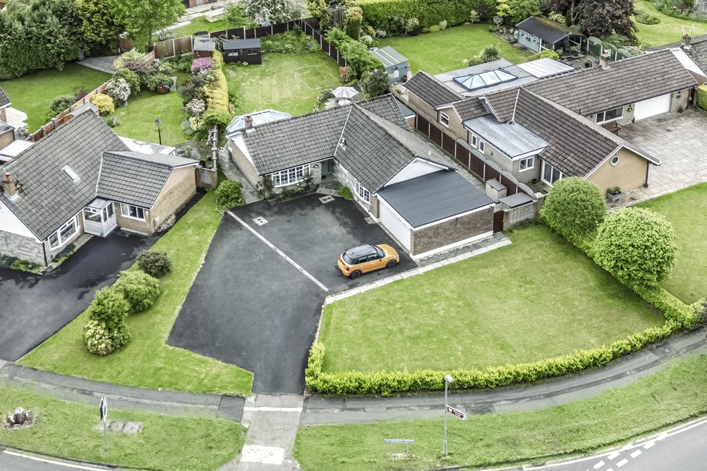 3 bed detached bungalow for saleVicarsfields Road, Leyland PR25