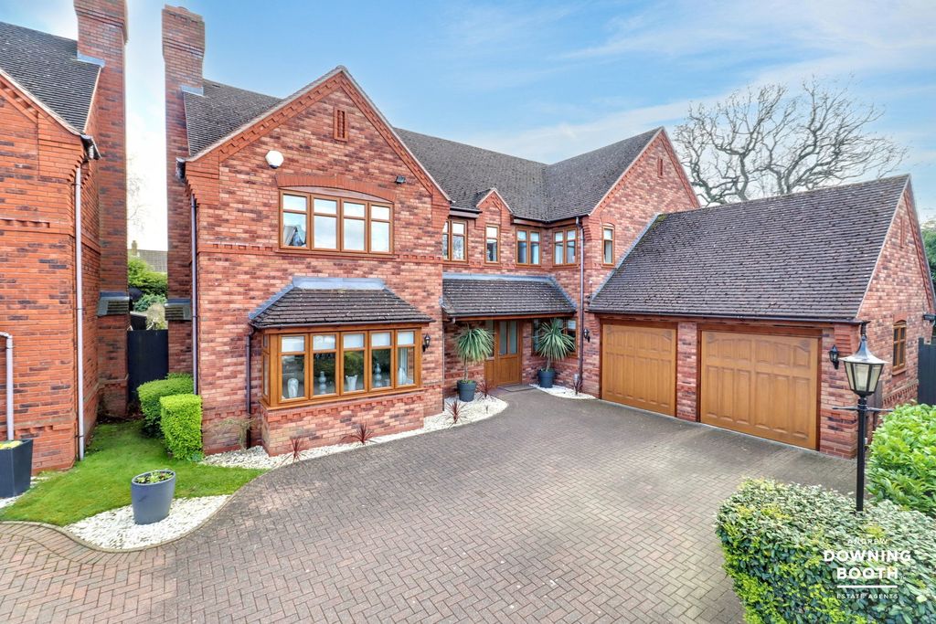 5 bed detached house for saleClayton Drive, Lichfield WS13