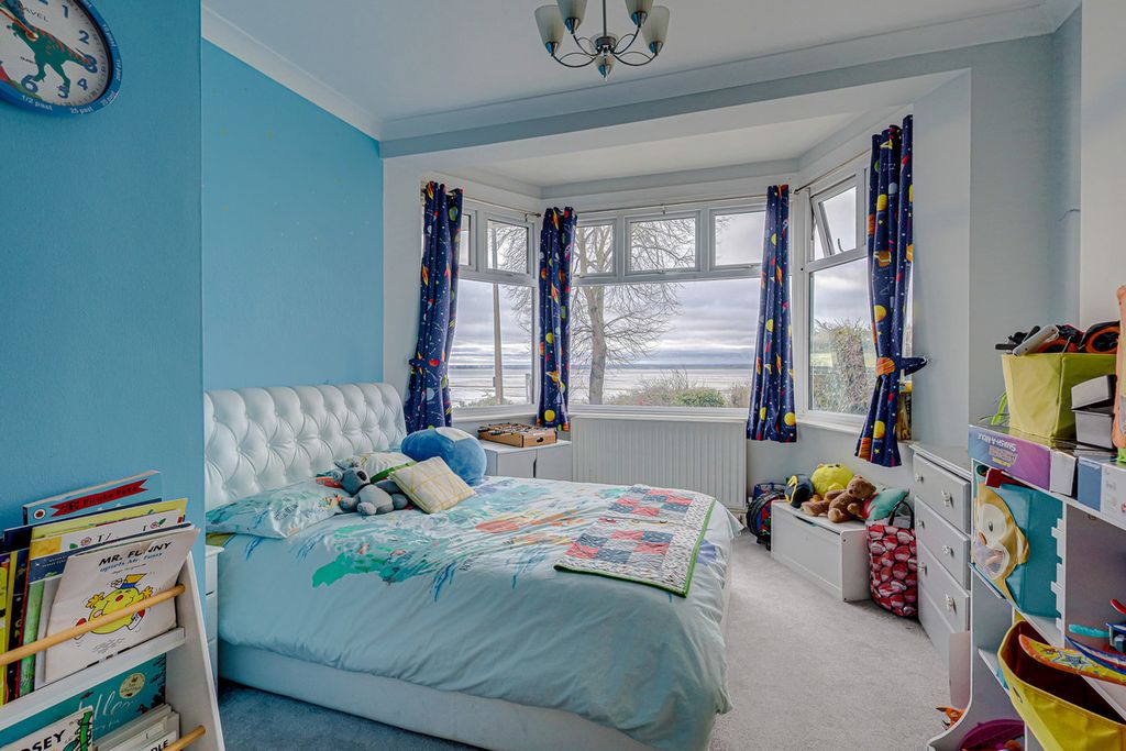 Additional image 15 of 2 bed flat for saleGrand Parade, Leigh-On-Sea SS9