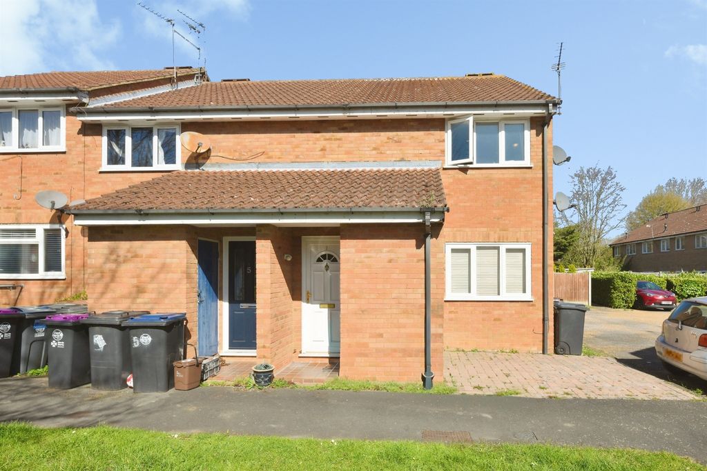 1 bed maisonette for saleThe Paddock, Bishop's Stortford CM23