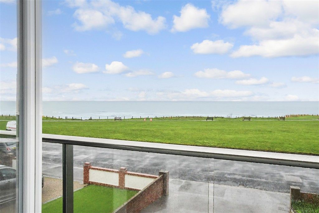 4 bed detached house for saleRoyal Esplanade, Westbrook, Margate, Kent CT9 photo 2