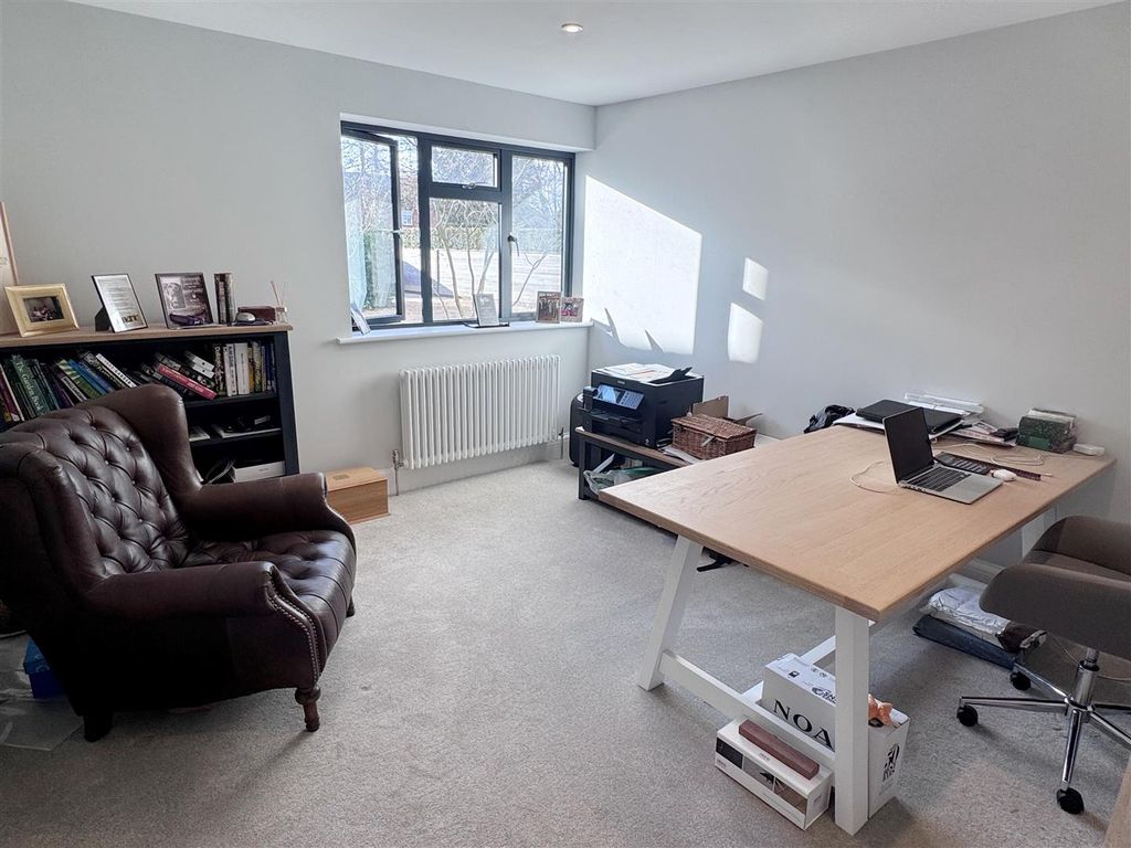 Additional image 13 of 6 bed detached house for saleBuckingham Road, Newbury RG14