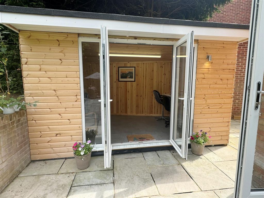 Additional image 22 of 4 bed detached house for saleBledlow Close, Newbury RG14