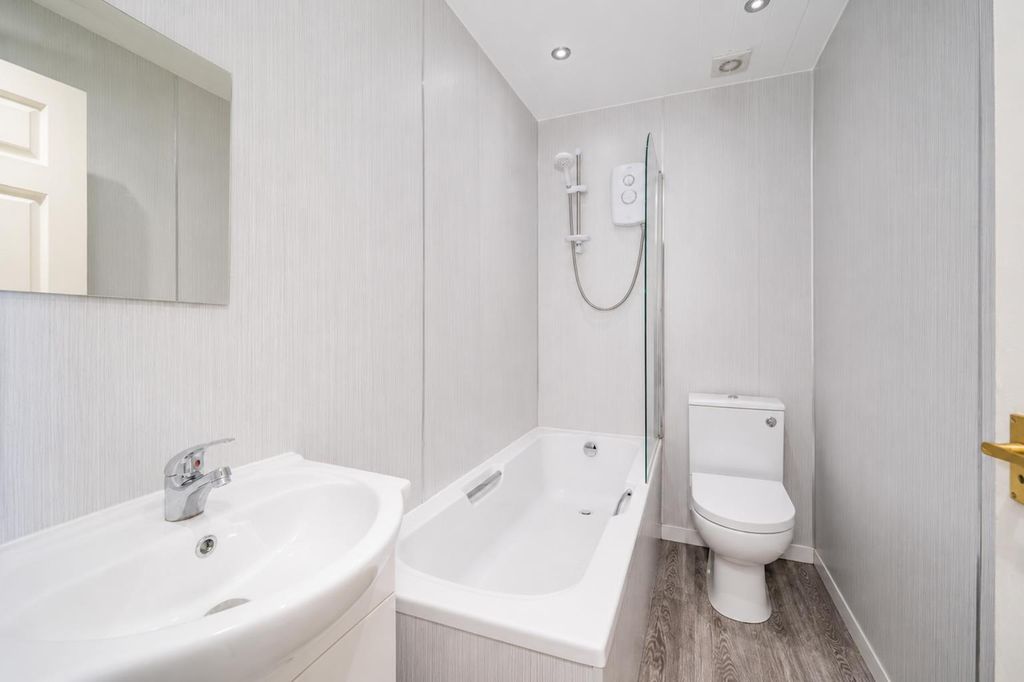 Additional image 10 of 2 bed flat for salePerth Road, Dundee DD1