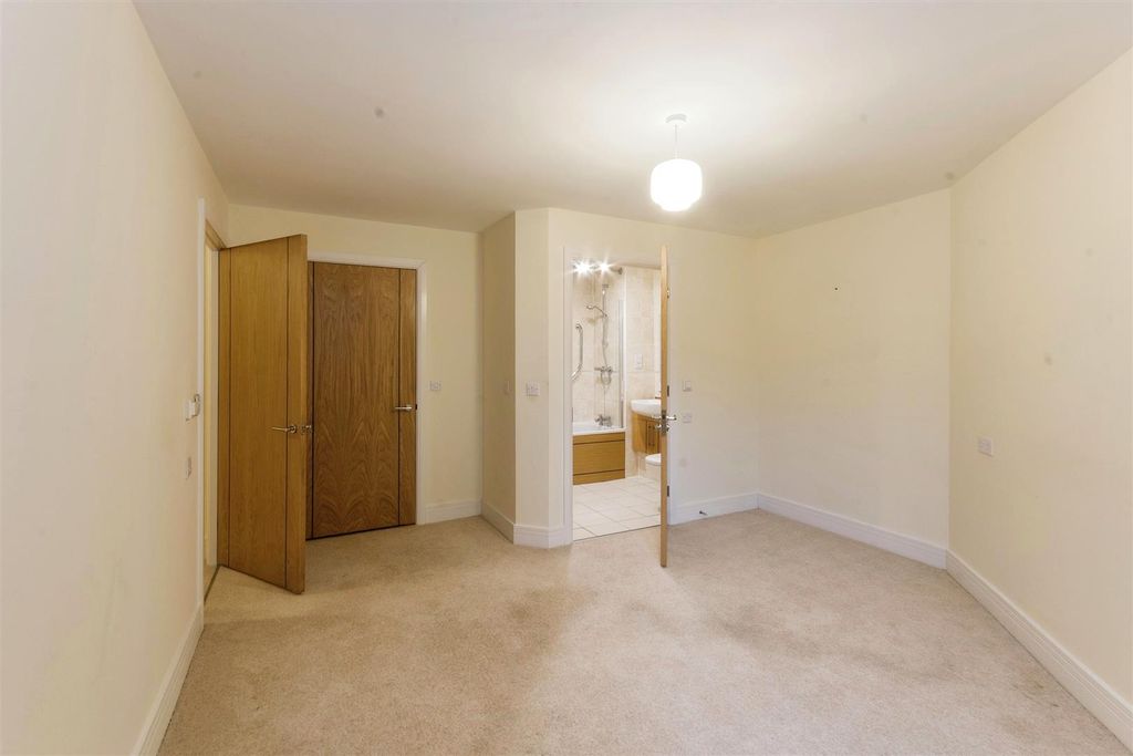 Additional image 10 of 2 bed flat for sale8 Westonia Court, 582-592 Wellingborough Road, Northampton NN3