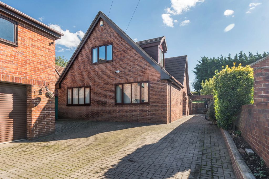 Additional image 24 of 4 bed detached house for saleKnottingley Road, Pontefract WF8