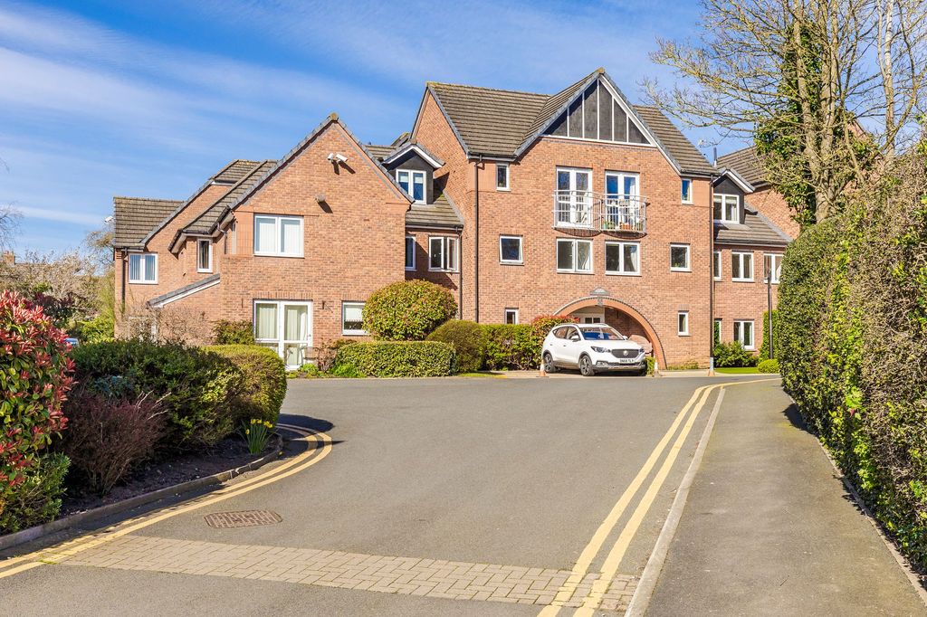 2 bed flat for saleWright Court, London Road, Nantwich CW5