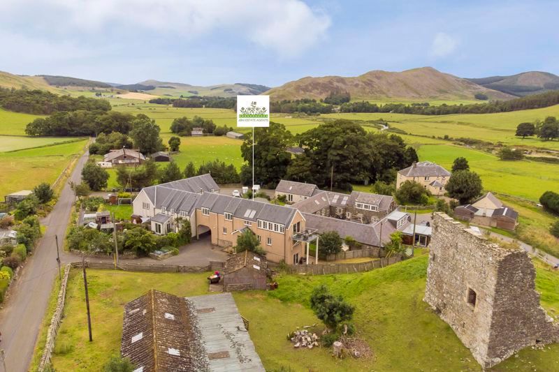 5 bed end terrace house for sale7 Castlehill Courtyard, Kirkton Manor, Peebles EH45