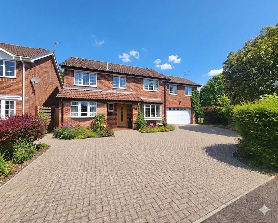 Additional image 22 of 5 bed detached house for saleDulwich Close, Newport Pagnell MK16